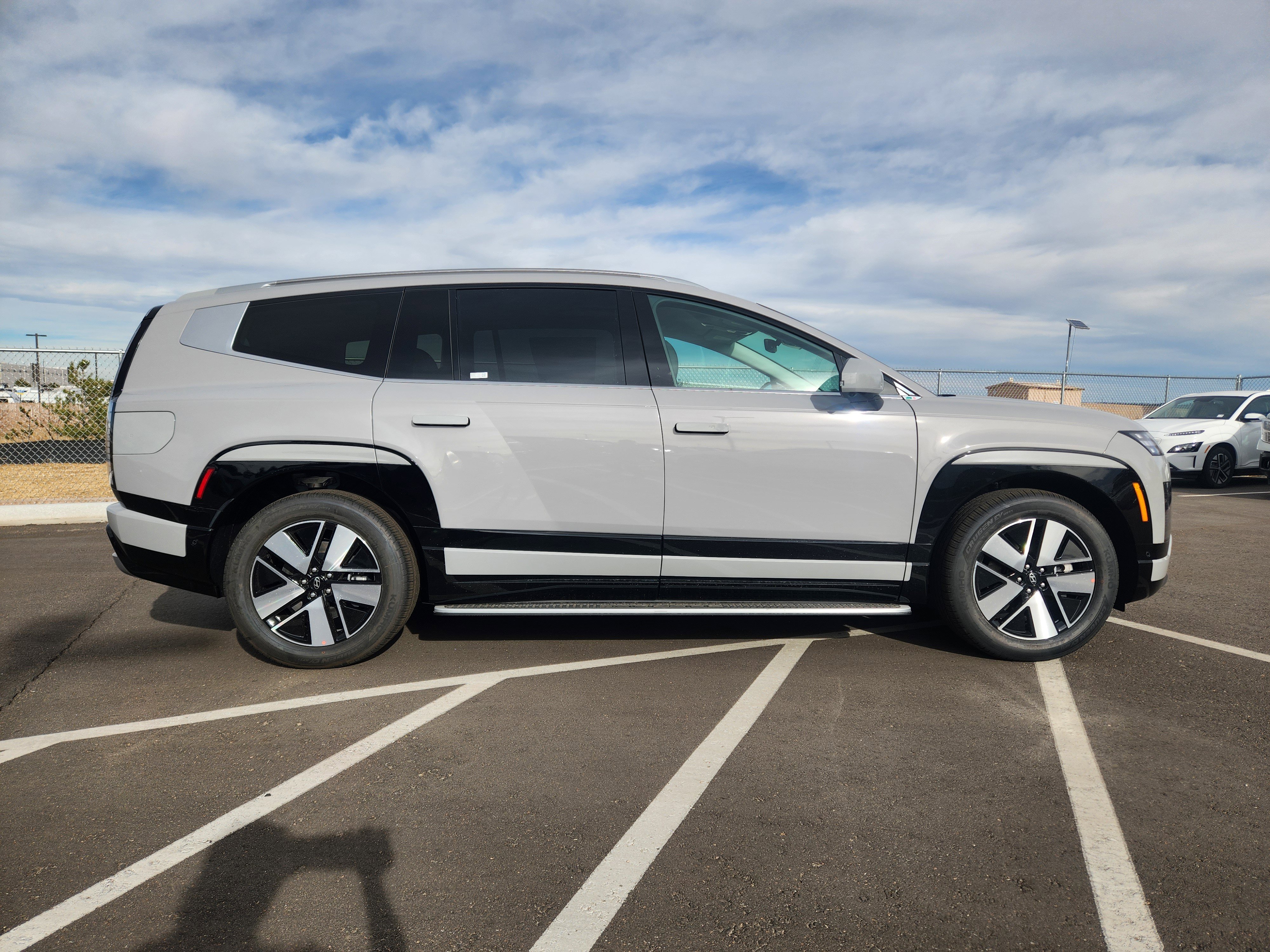 New 2026 Hyundai Ioniq 9 SEL image 6