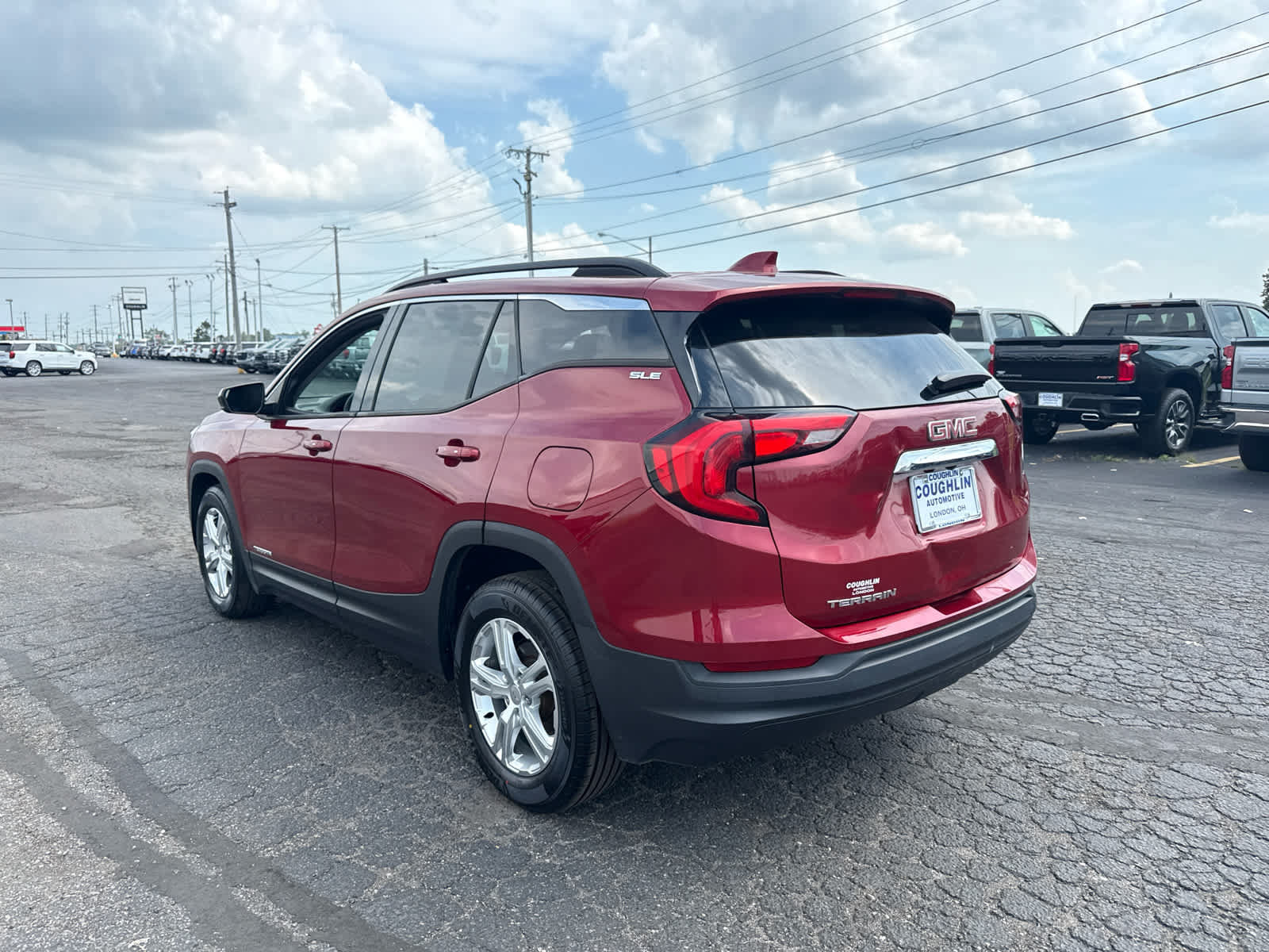 Used 2018 GMC Terrain SLE w/ Driver Convenience Package FWD image 3