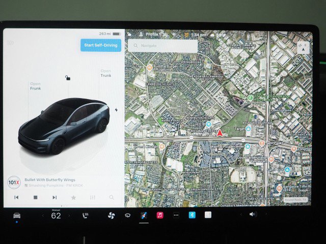 Used 2026 Tesla Model Y Long Range RWD image 32
