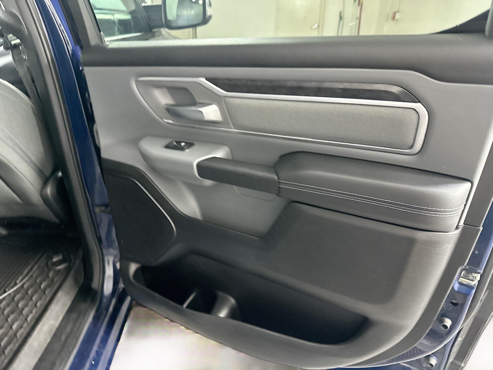 Used 2022 RAM 1500 Big Horn AWD/4WD image 28