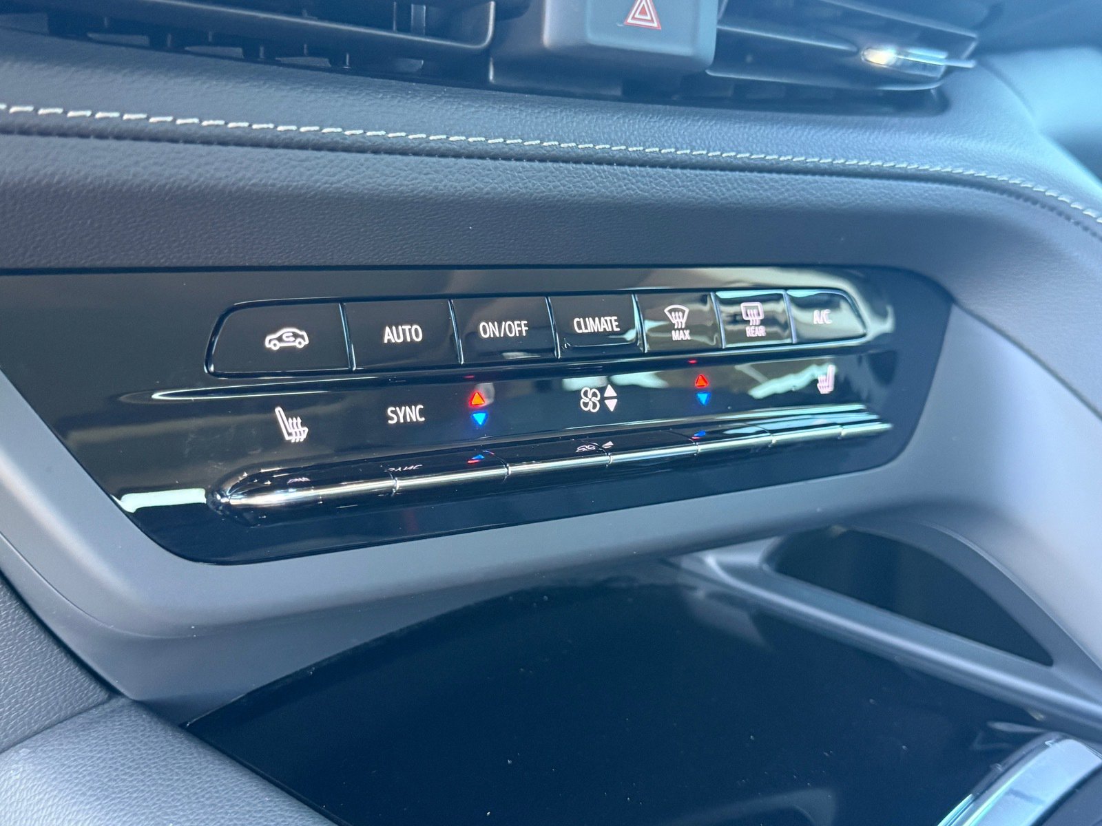 Used 2023 Buick Envision Essence w/ Sport Touring Package image 18