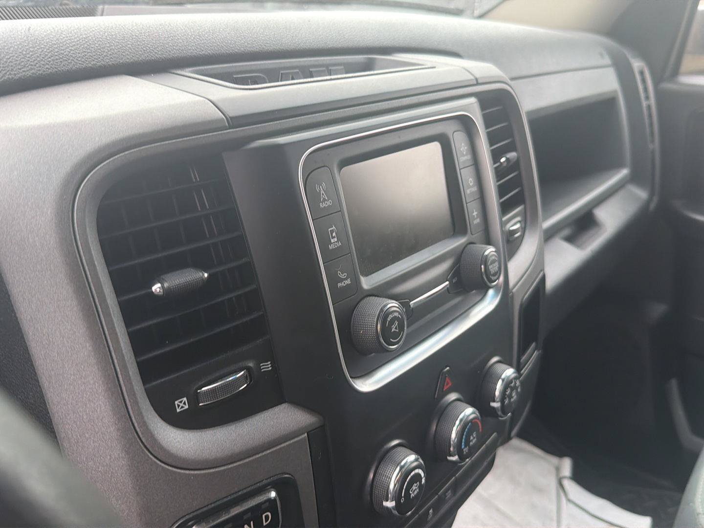 Used 2015 RAM 1500 ST AWD/4WD image 19