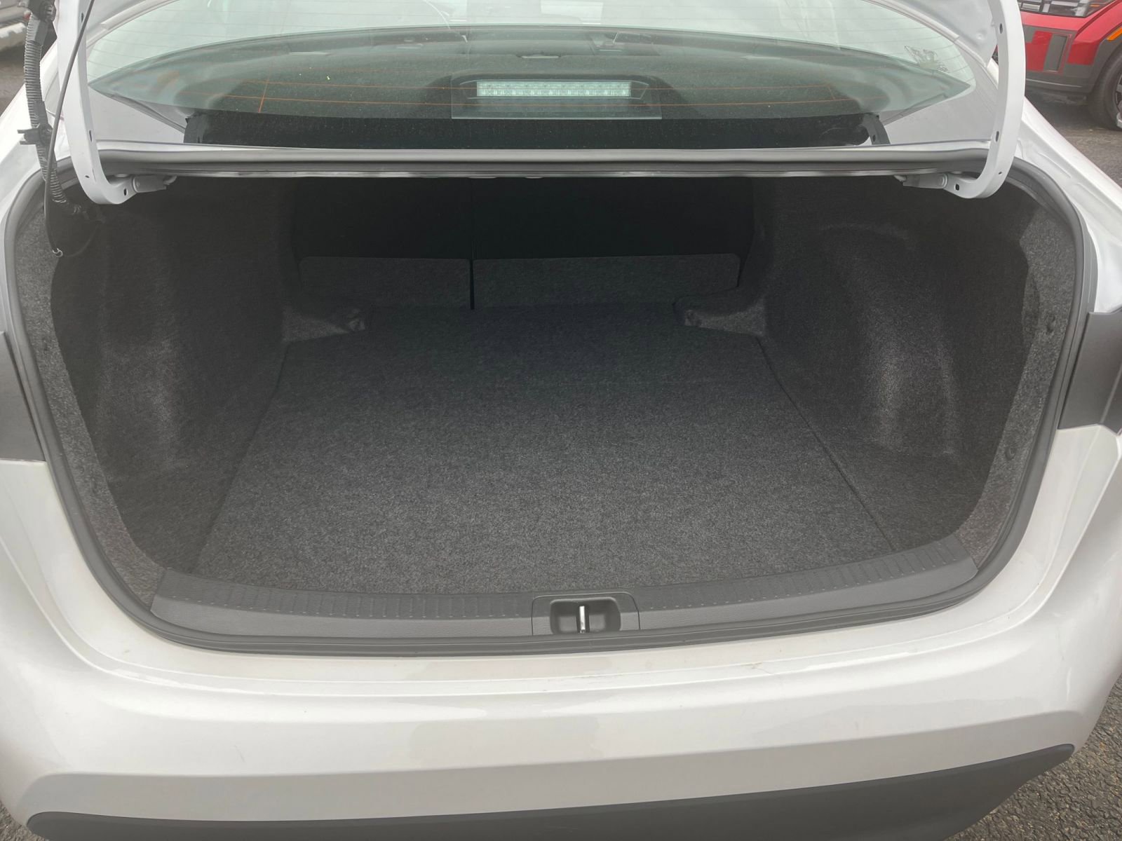 Used 2025 Toyota Corolla LE image 31