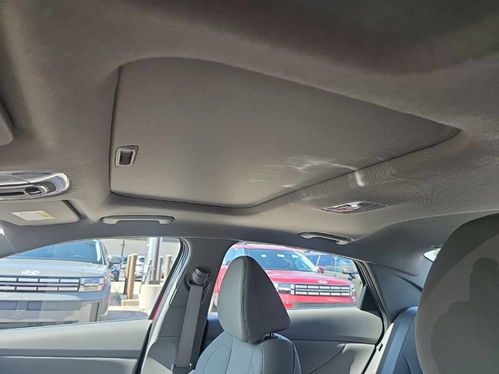 Certified 2025 Hyundai Elantra SEL FWD image 26