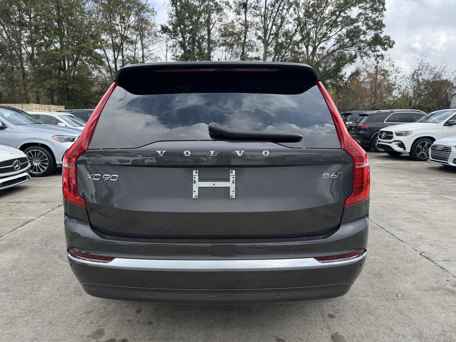 Used 2024 Volvo XC90 B6 Ultimate w/ Protection Package image 21