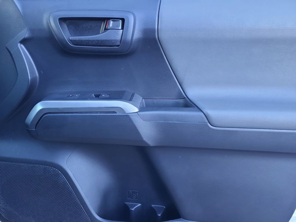 Used 2019 Toyota Tacoma SR5 image 17