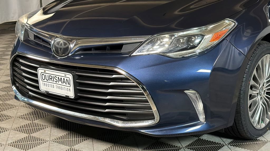 Used 2016 Toyota Avalon Limited image 3