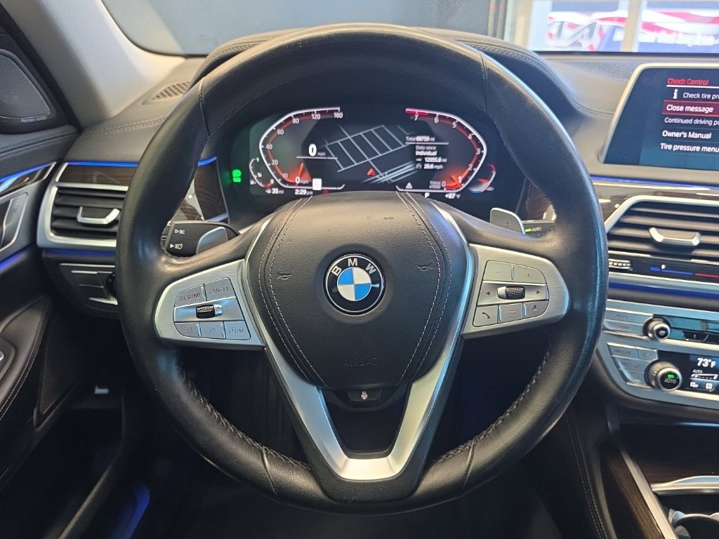 Used 2022 BMW 740i w/ Premium Package RWD image 19