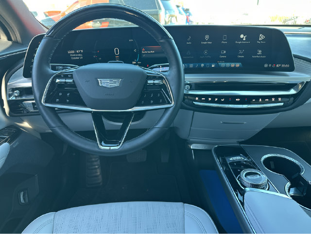Certified 2024 Cadillac Lyriq Luxury AWD/4WD image 6