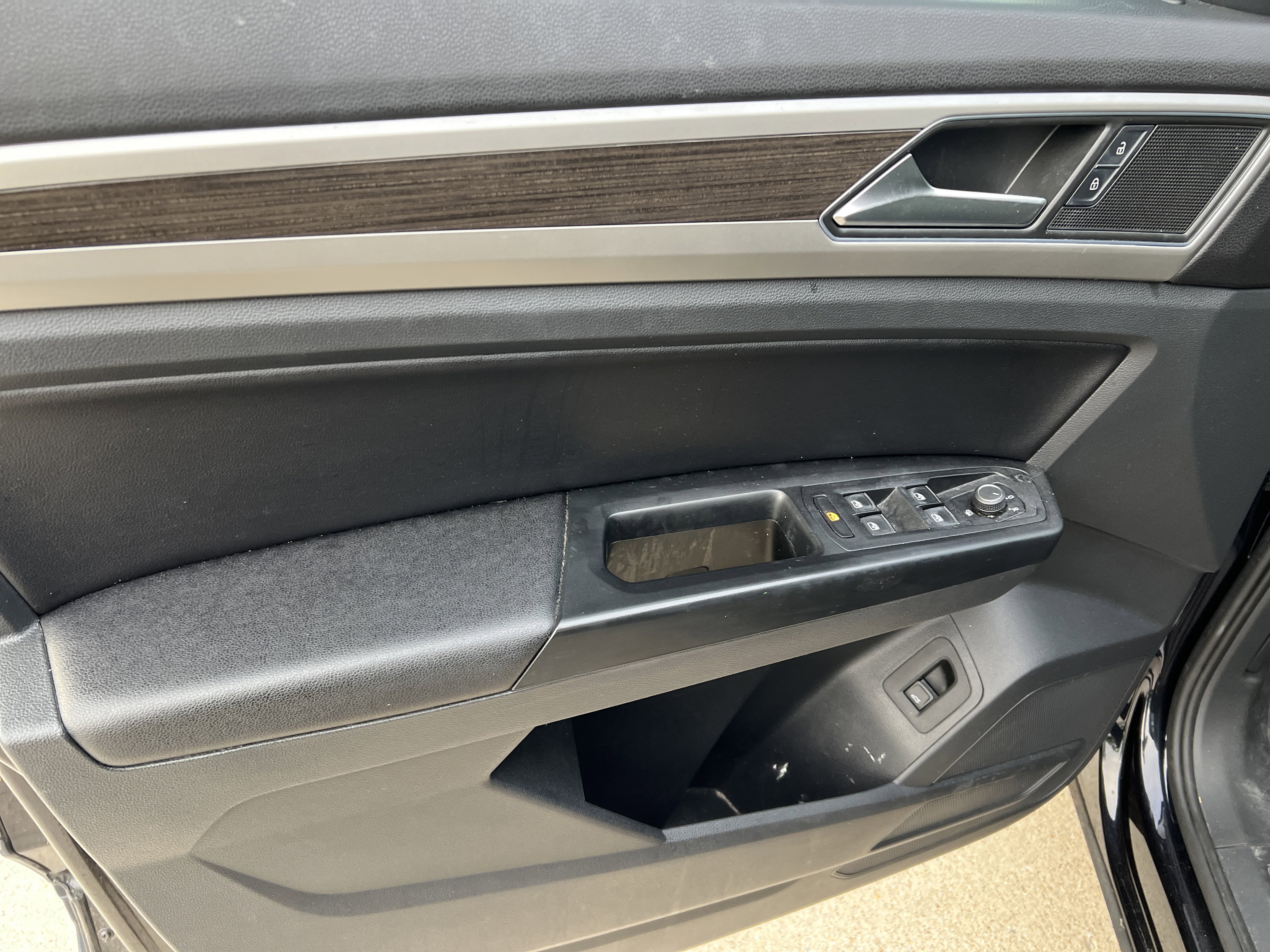 Used 2018 Volkswagen Atlas SE FWD image 13