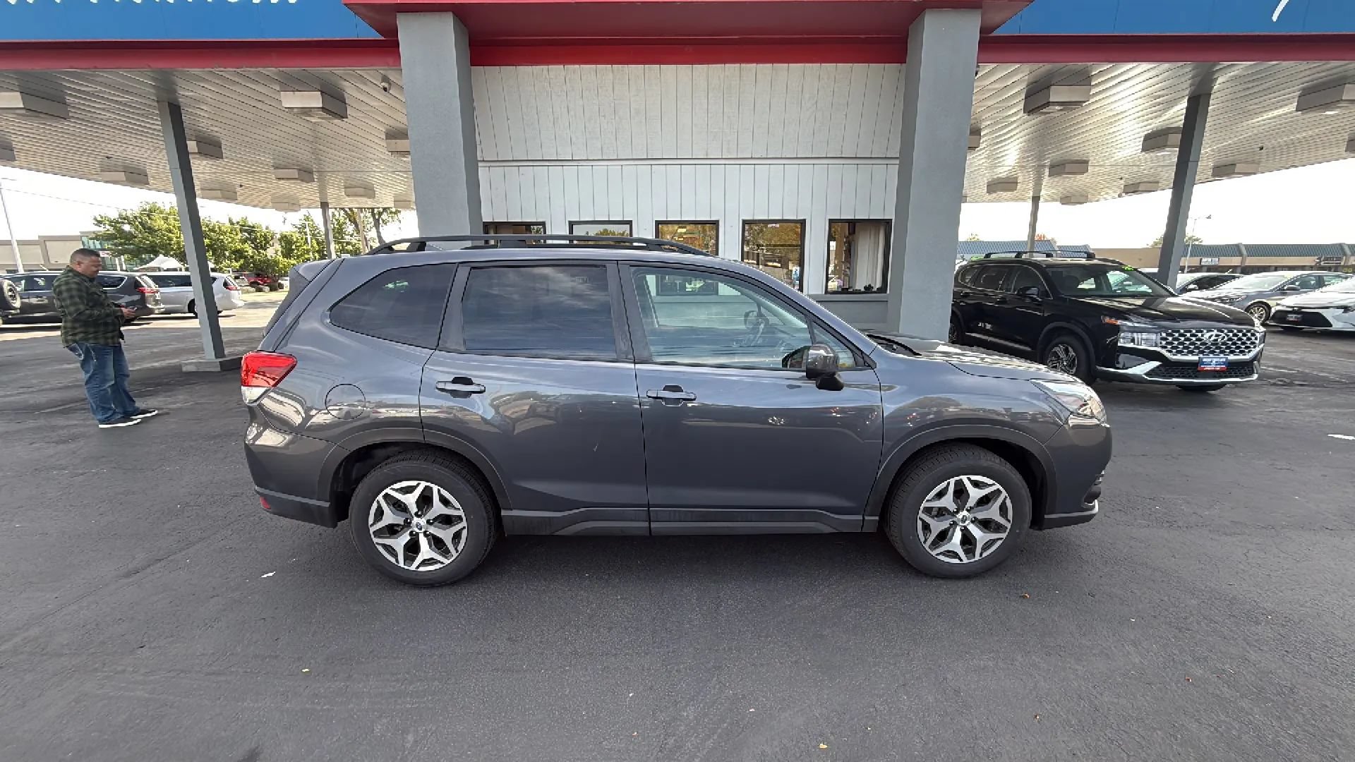 Used 2023 Subaru Forester Premium AWD/4WD image 7