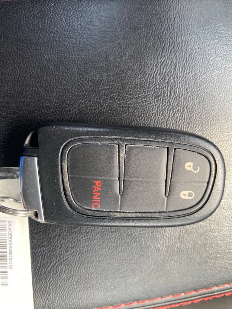 Used 2018 Jeep Cherokee Trailhawk AWD/4WD image 55