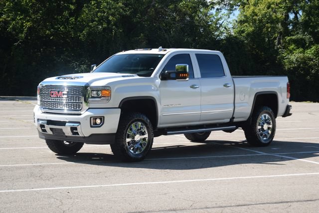 Used 2019 GMC Sierra 2500 Denali w/ Duramax Plus Package AWD/4WD image 20