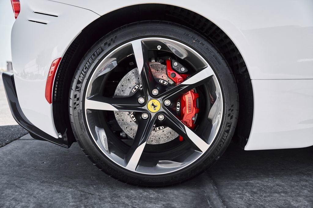 Used 2024 Ferrari SF90 Spider image 29