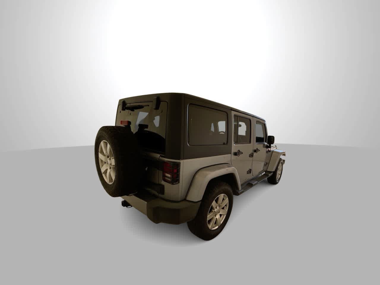 Used 2017 Jeep Wrangler Unlimited Sahara w/ Max Tow Package AWD/4WD image 8