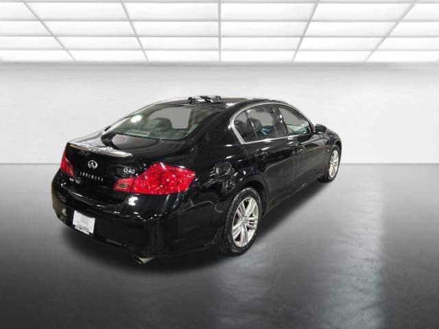 Used 2015 INFINITI Q40 AWD w/ Moonroof Package image 5