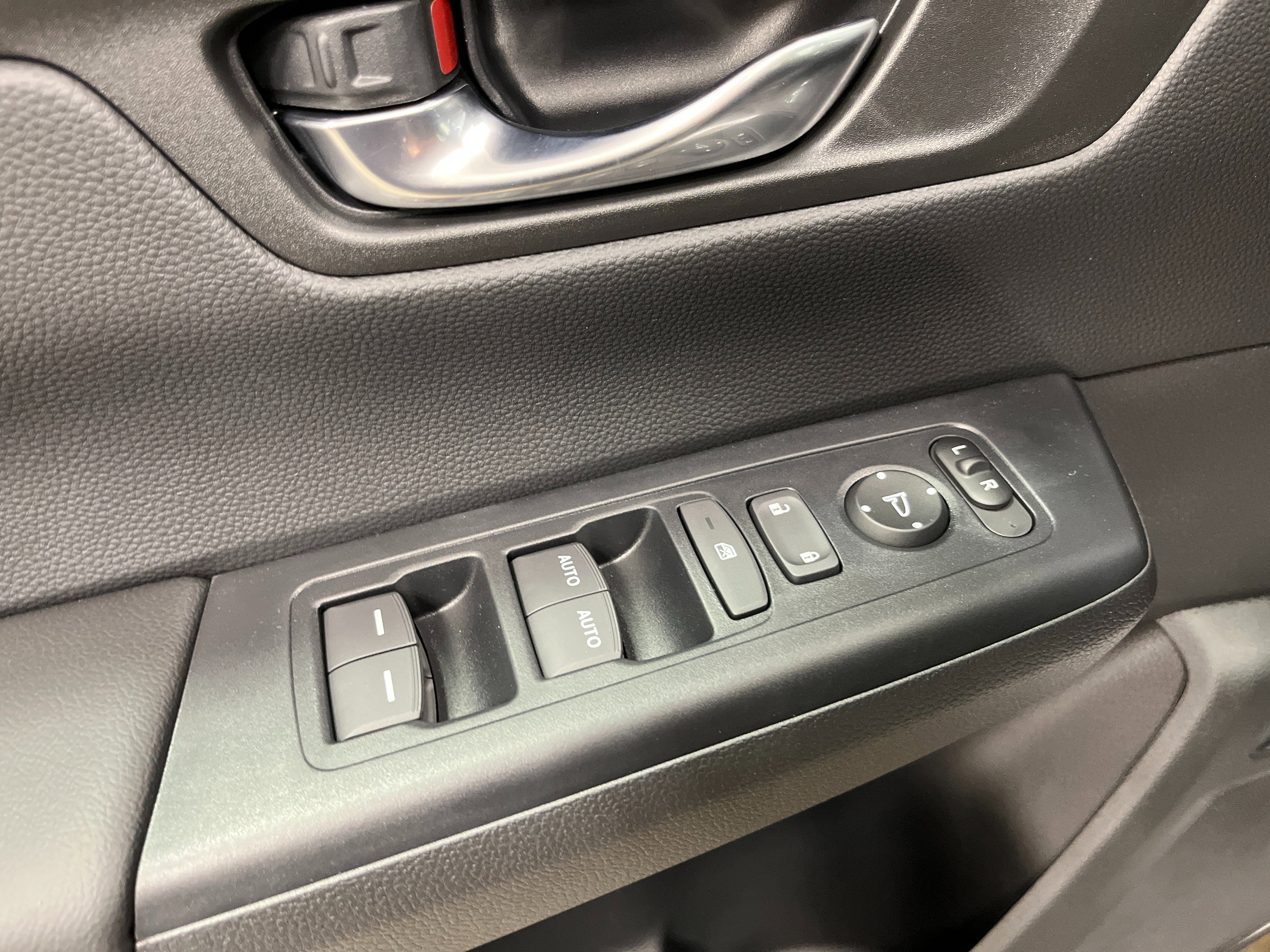 Used 2026 Honda CR-V Sport image 12