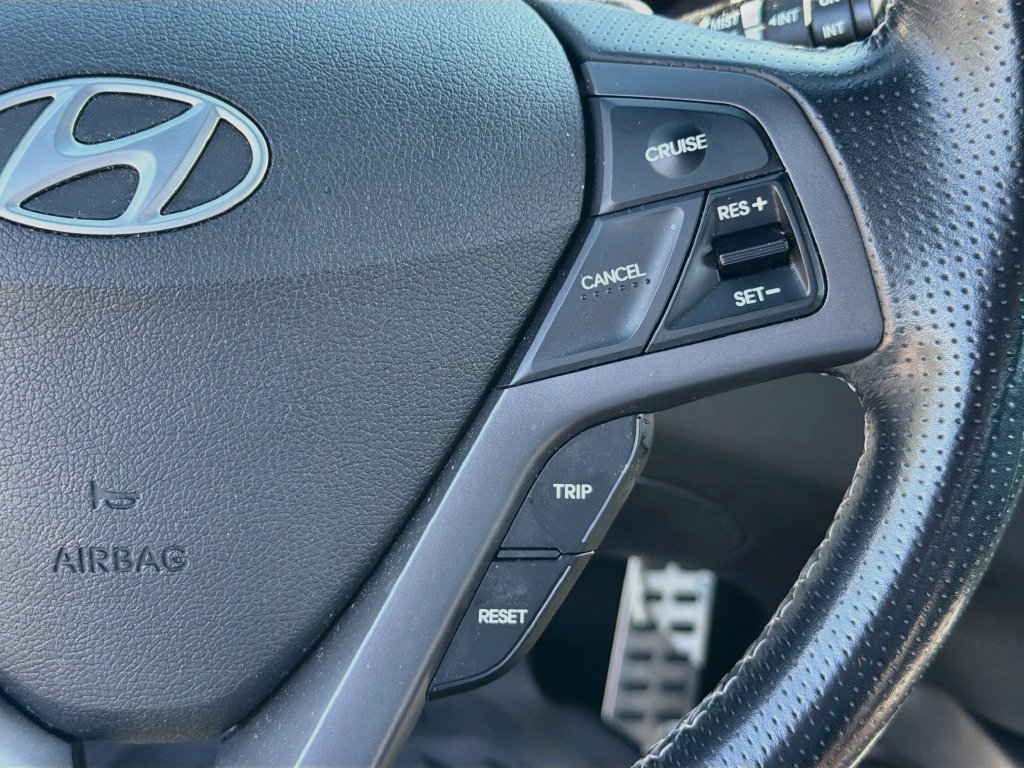 Used 2016 Hyundai Veloster Turbo FWD image 18