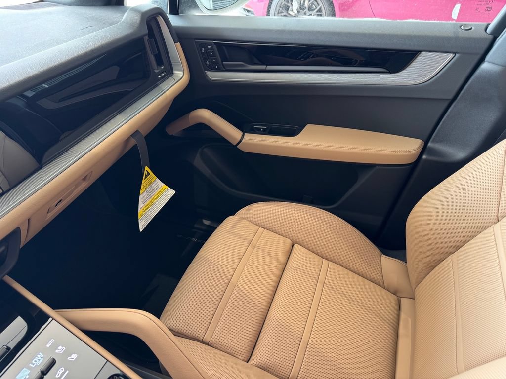 New 2026 Porsche Cayenne Coupe AWD/4WD image 38