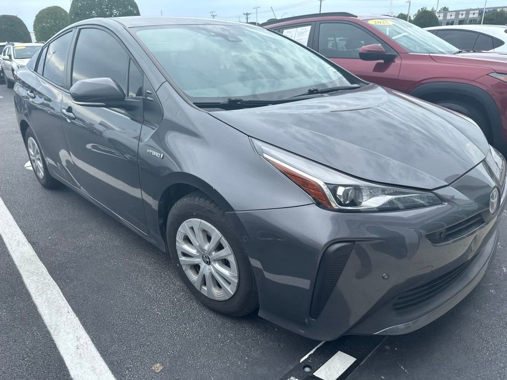 Used 2022 Toyota Prius LE FWD image 3
