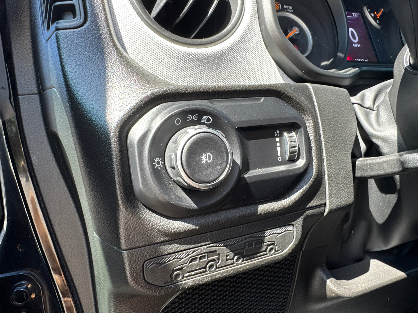 Used 2024 Jeep Wrangler Sport image 33