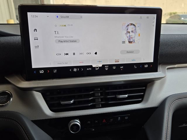 New 2025 Ford Explorer Active w/ Active Comfort Package image 13