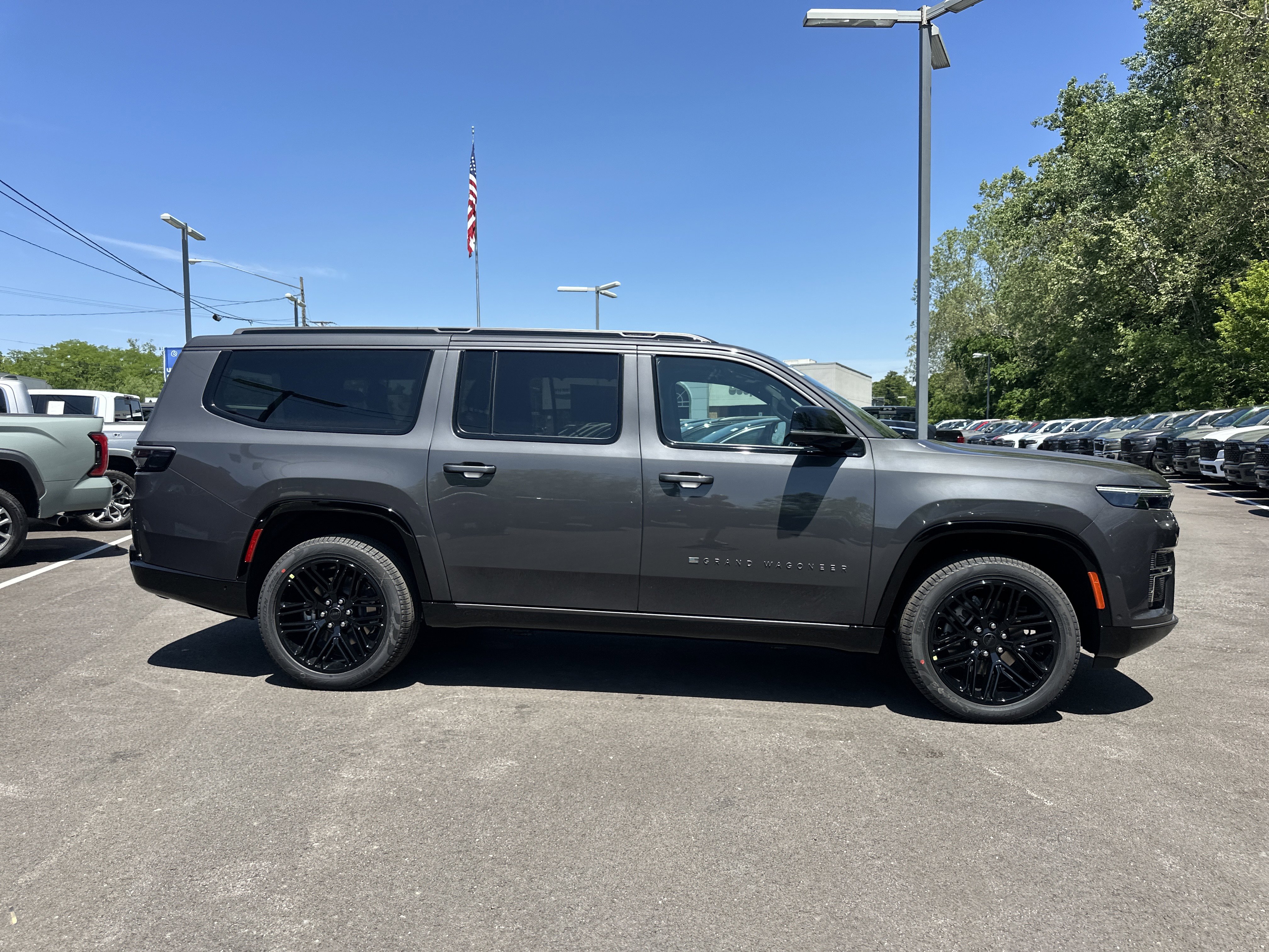 New 2026 Jeep Grand Wagoneer L Limited AWD/4WD image 19