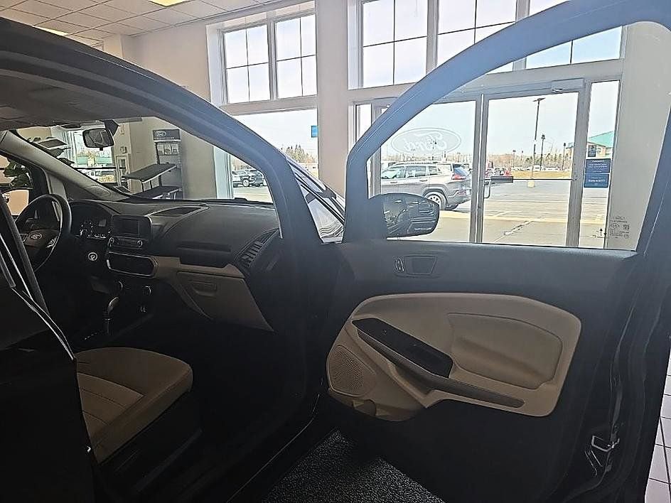 Used 2022 Ford EcoSport S image 32