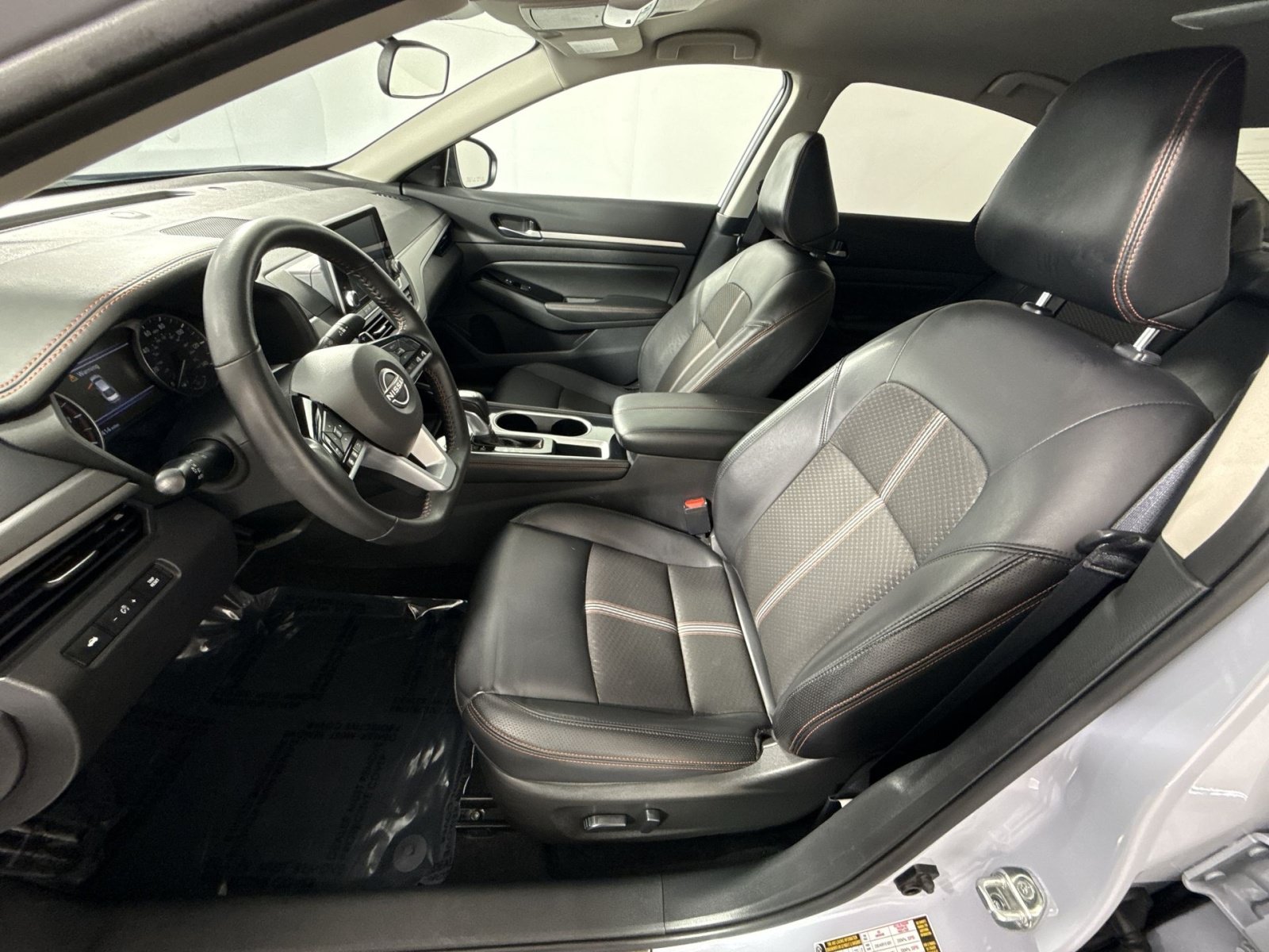 Used 2025 Nissan Altima 2.5 SR FWD image 13