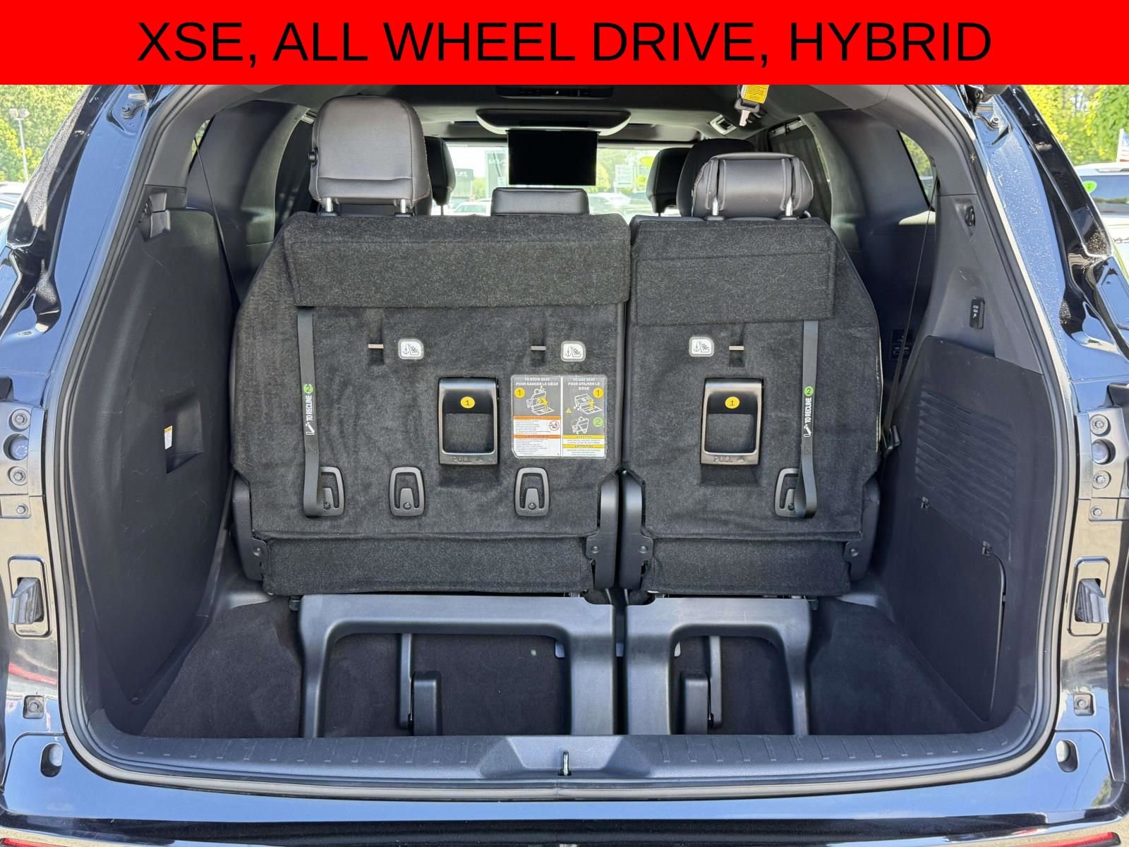 Used 2023 Toyota Sienna XSE w/ XSE Plus Package AWD/4WD image 17