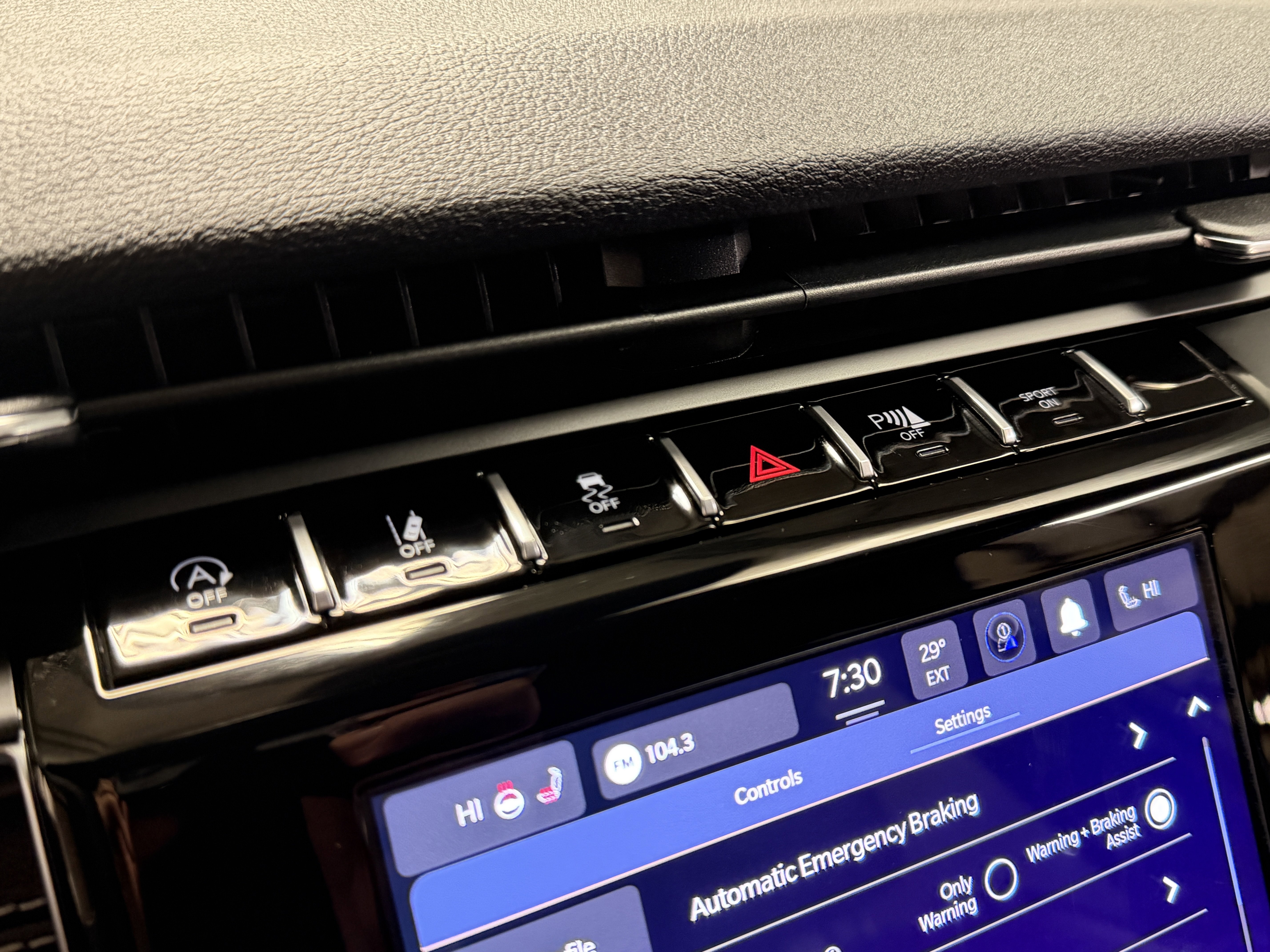 Used 2024 Jeep Grand Cherokee L Altitude image 9