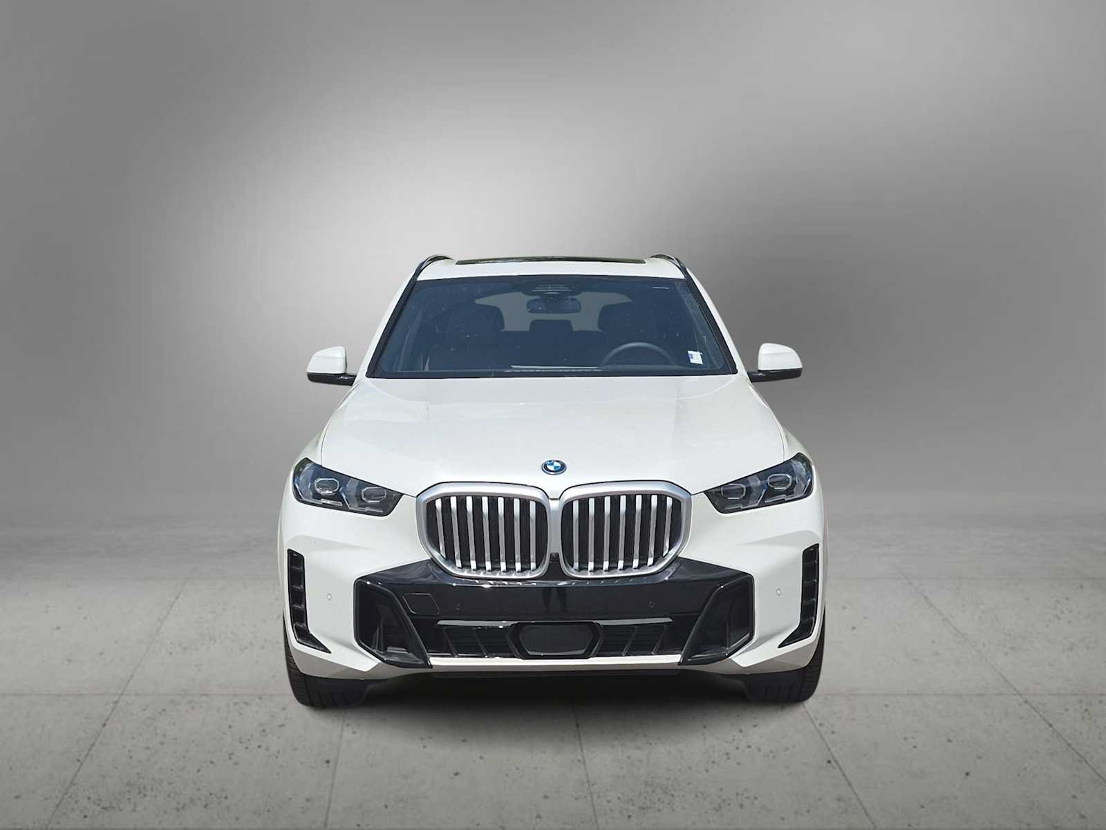 New 2026 BMW X5 xDrive50e w/ M Sport Package AWD/4WD image 3