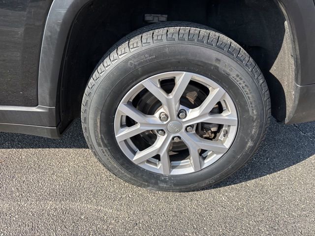 Used 2022 Jeep Grand Cherokee L Limited w/ Luxury Tech Group II image 14