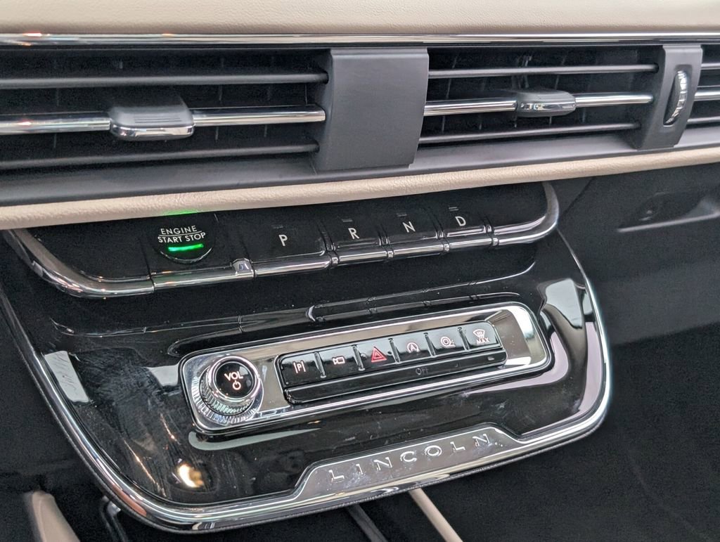 New 2026 Lincoln Corsair Reserve FWD image 18