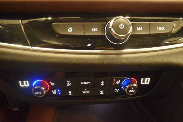 Used 2020 Buick Enclave Avenir w/ Avenir Technology Package AWD/4WD image 27
