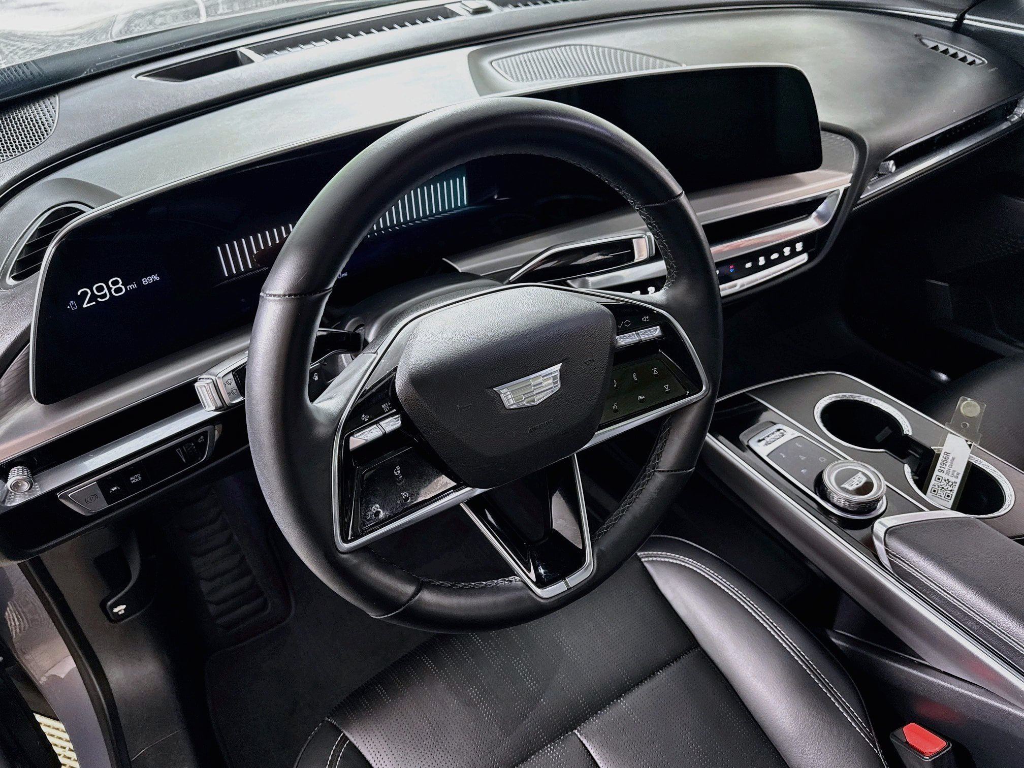 Used 2024 Cadillac Lyriq Luxury AWD/4WD image 12