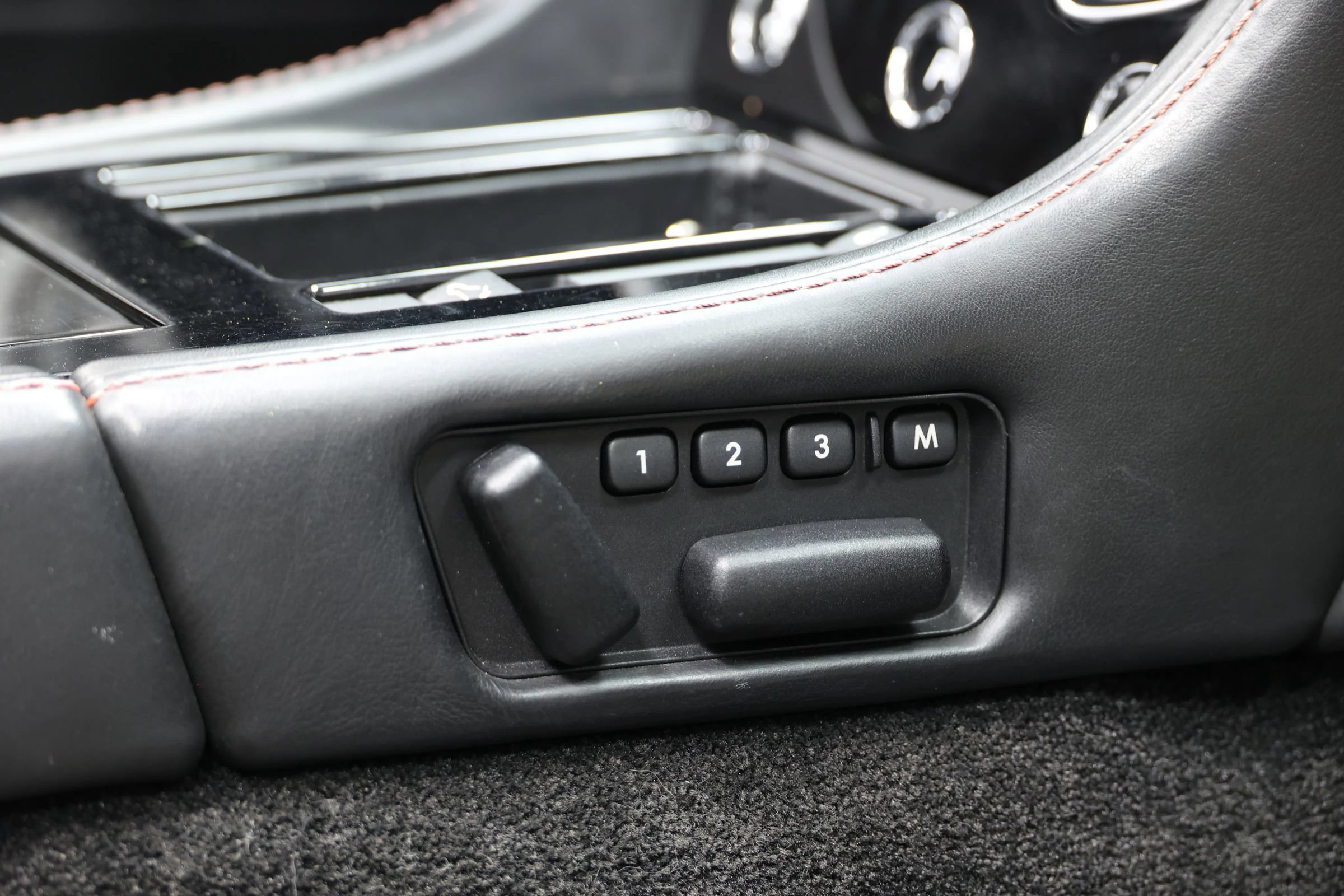 Used 2016 Aston Martin V8 Vantage GT RWD image 65