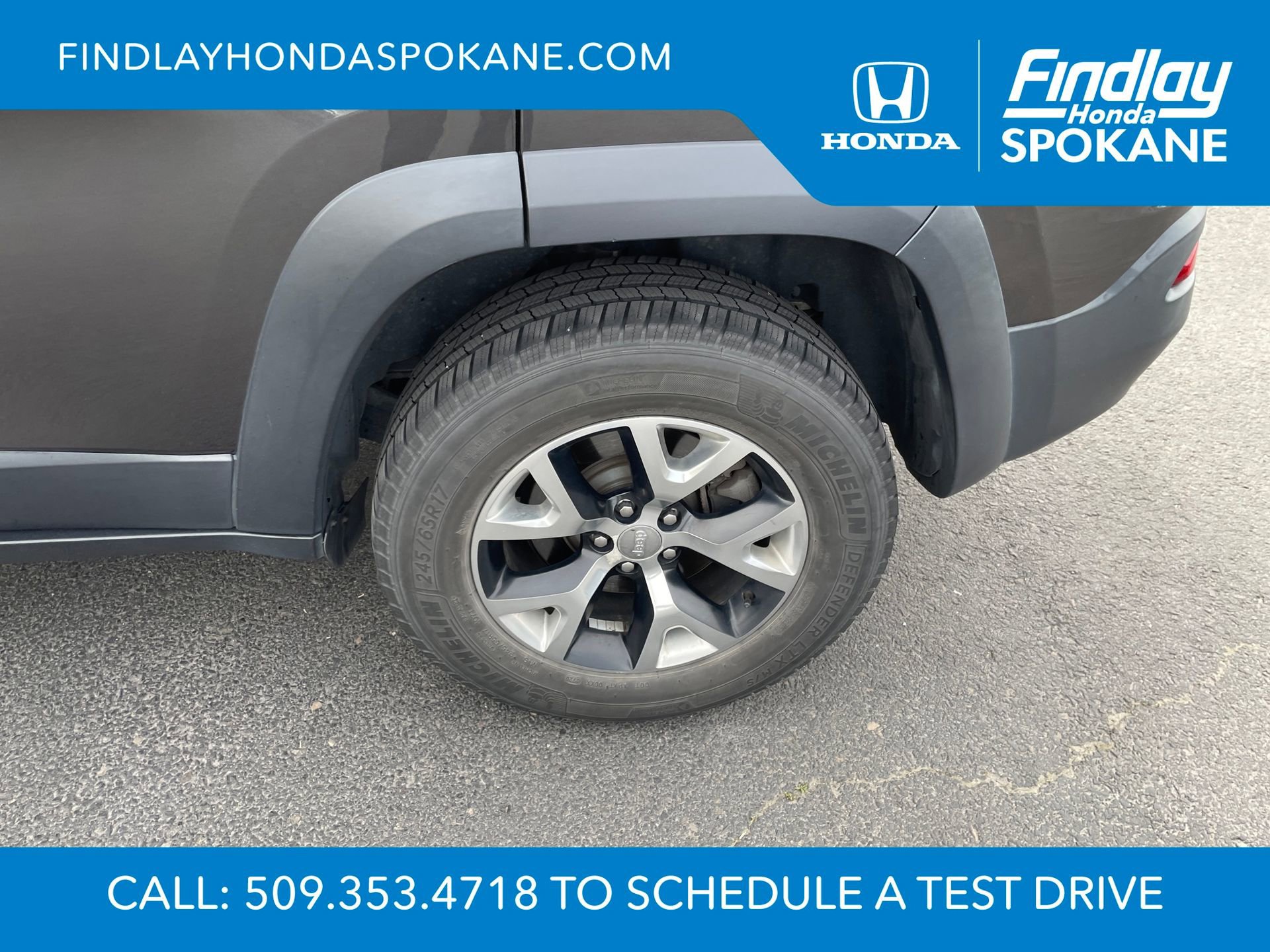 Used 2015 Jeep Cherokee Trailhawk w/ Comfort/Convenience Group image 3