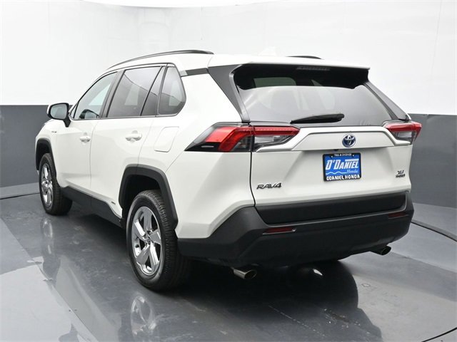 Used 2021 Toyota RAV4 XLE Premium image 3