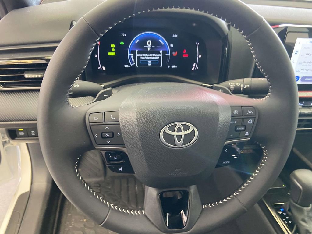 Used 2026 Toyota Camry SE FWD image 18