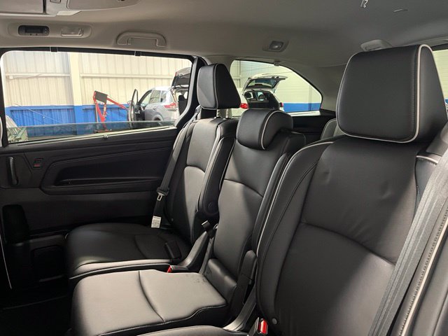 Used 2025 Honda Odyssey Touring image 18
