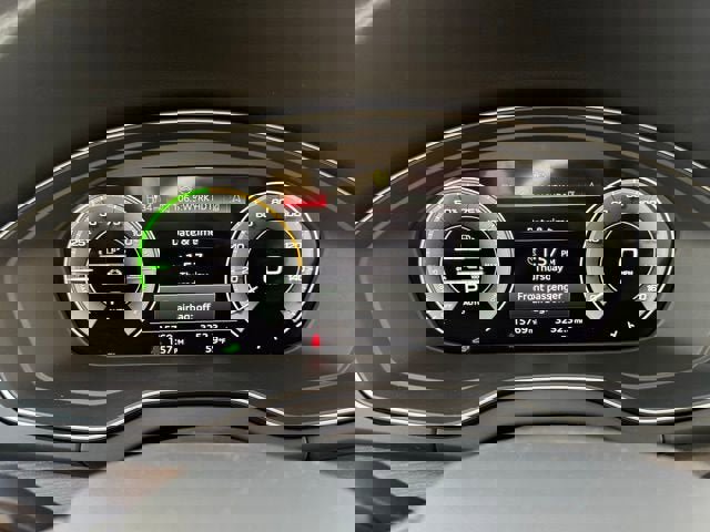 Used 2025 Audi Q5 e Premium Plus w/ Premium Plus Package image 21