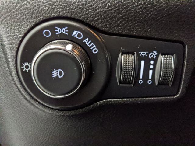 Used 2022 Jeep Compass Latitude image 14