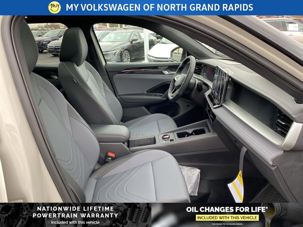 New 2026 Volkswagen Tiguan SE R-Line image 25