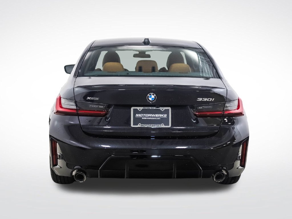Used 2026 BMW 330i xDrive Sedan w/ M Sport Package AWD/4WD image 4