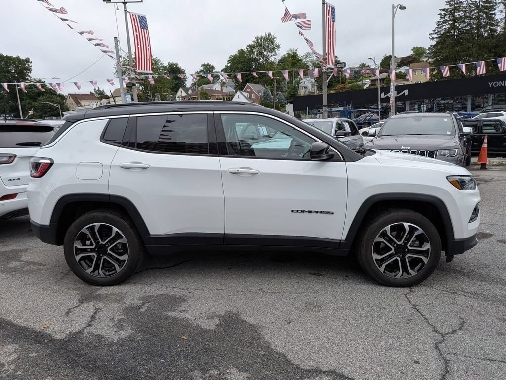 Used 2022 Jeep Compass Limited AWD/4WD image 5