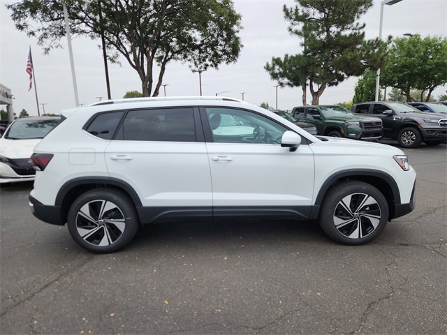 New 2025 Volkswagen Taos SE image 2