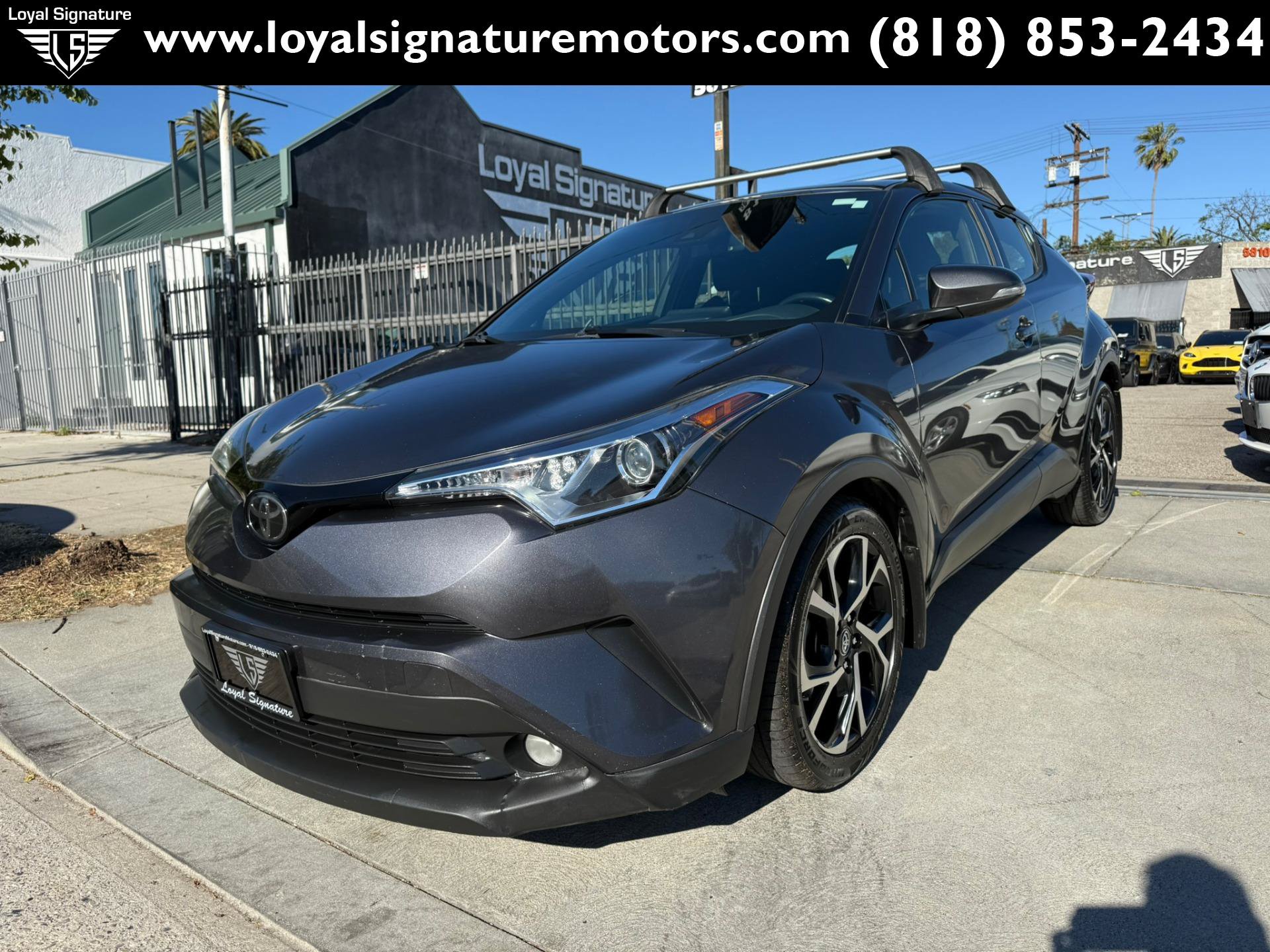Used 2018 Toyota C-HR XLE FWD image 3