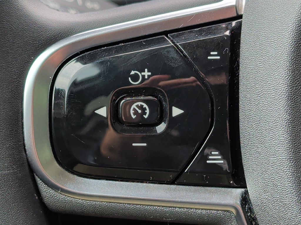 Used 2025 Volvo V60 B5 Cross Country Plus AWD/4WD image 12