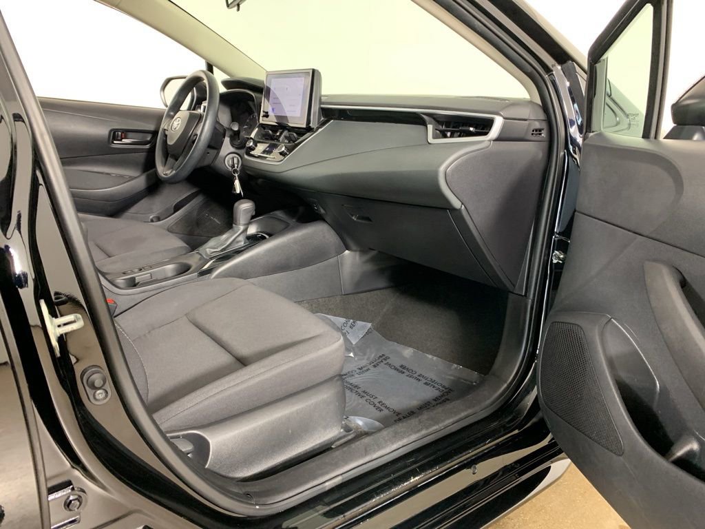 Used 2023 Toyota Corolla LE image 36